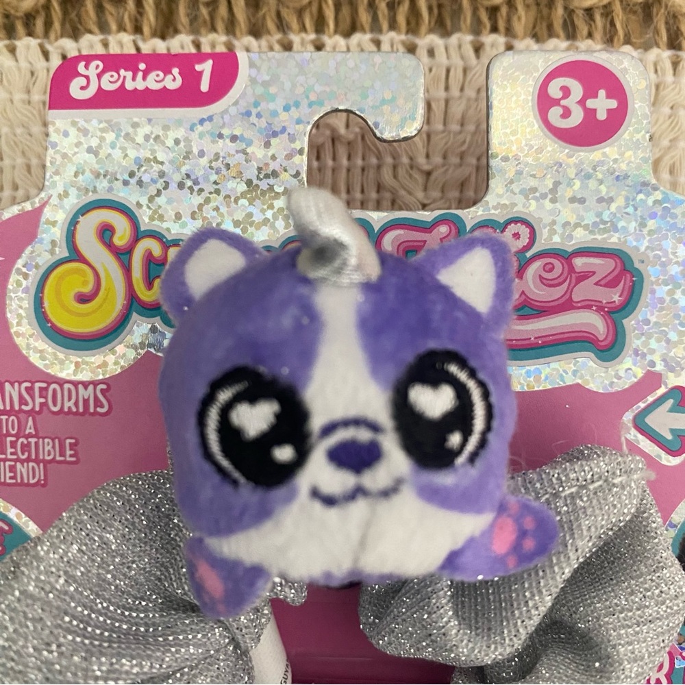 ScrunchMiez S. 1 Girl’s Collectible Scrunchies Moose Toys SUPER RARE #40 PAWFECT - Picture 2 of 6